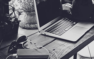 开云体育中国-巴西男篮鏖战阿根廷男篮，特雷杨高光表现引领全场热潮