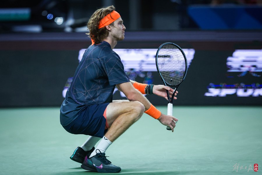 西班牙网球队横扫法国网球队，费德勒送出助攻