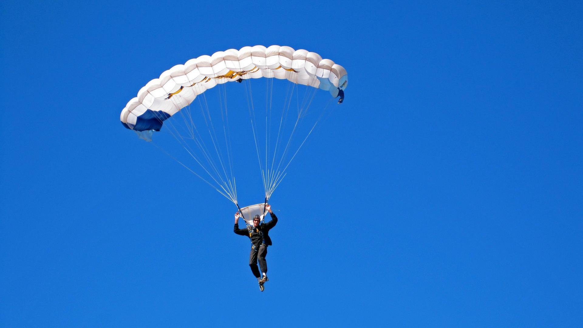 约基奇制胜一投定乾坤!开拓者险胜广厦队,国际篮球盛宴再掀高潮